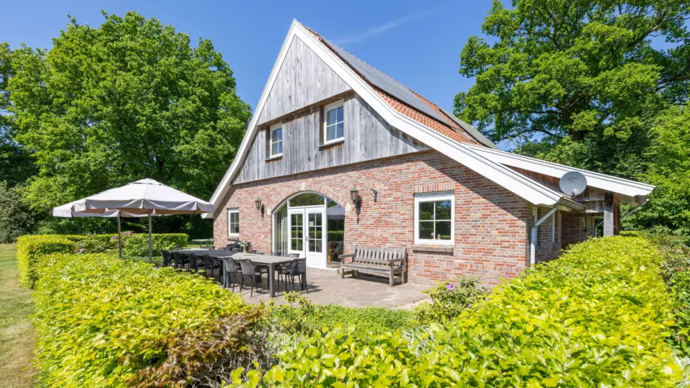 Zomerterras Eik vanaf speelveld