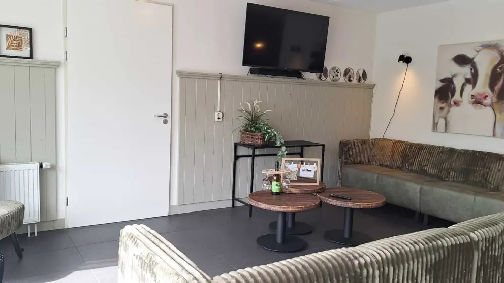 Hoeve montigny groepsaccommodatie zitkamer