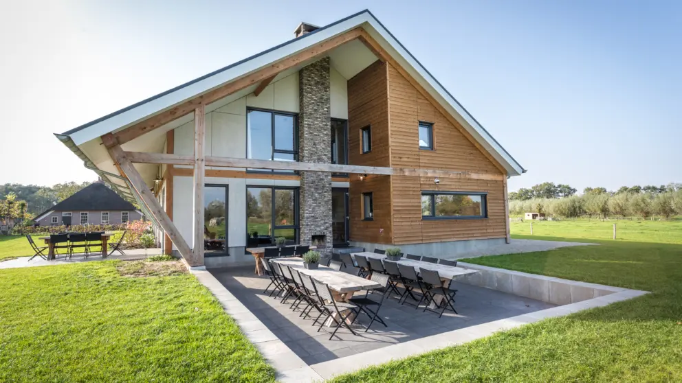 Luxe vakantieverblijf in Salland met speelschuur en hottub